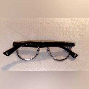 Gucci beE eyeglasses